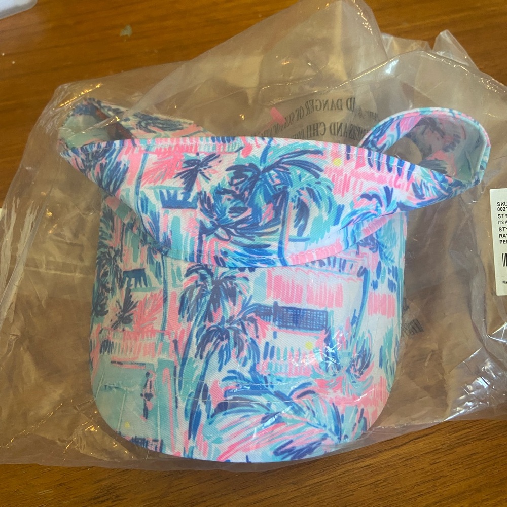 NWT and in wrapping Lilly Pulitzer Visor